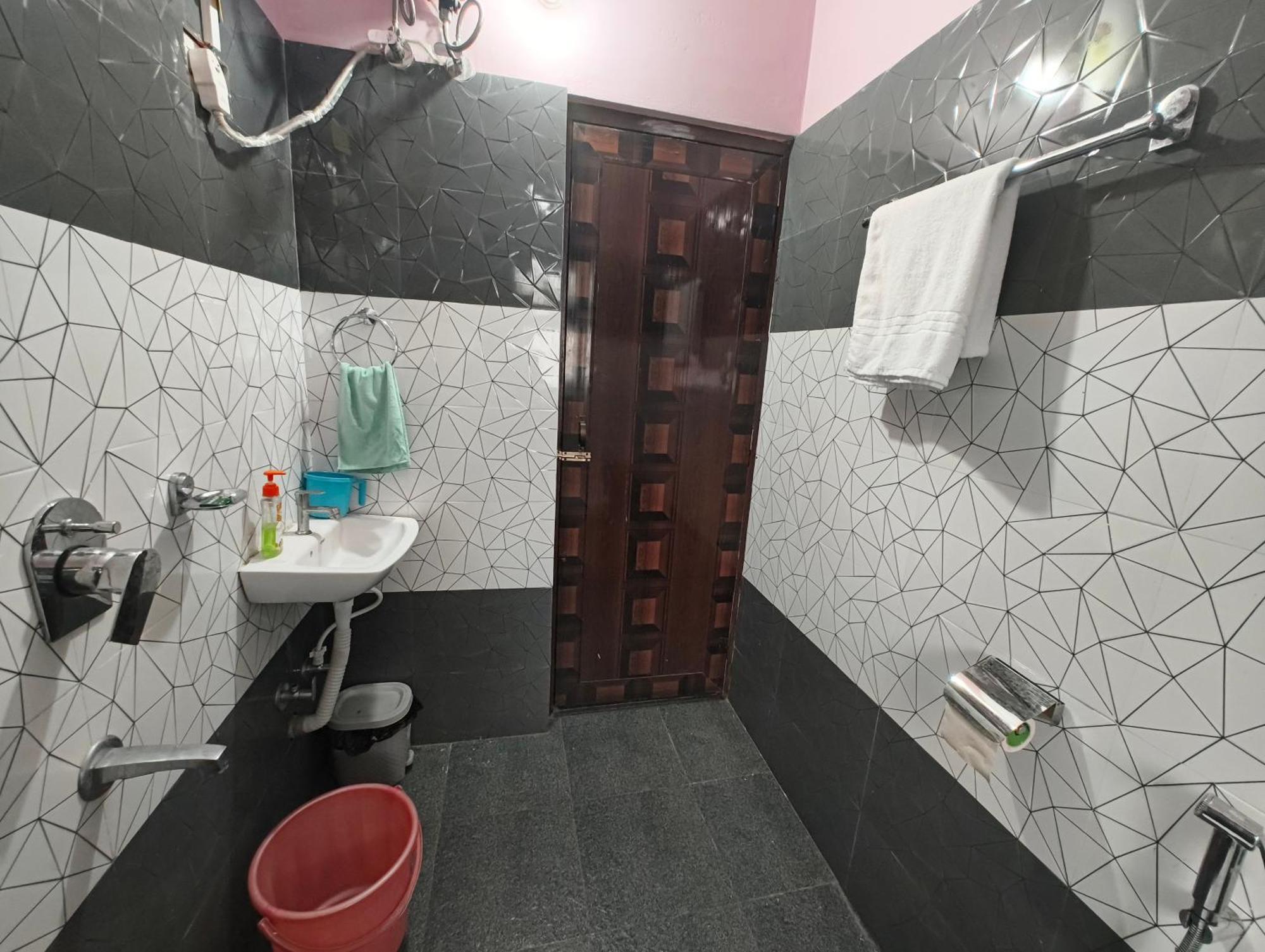 Anjali Homestay - 10 Mins From Airport Siliguri Ngoại thất bức ảnh