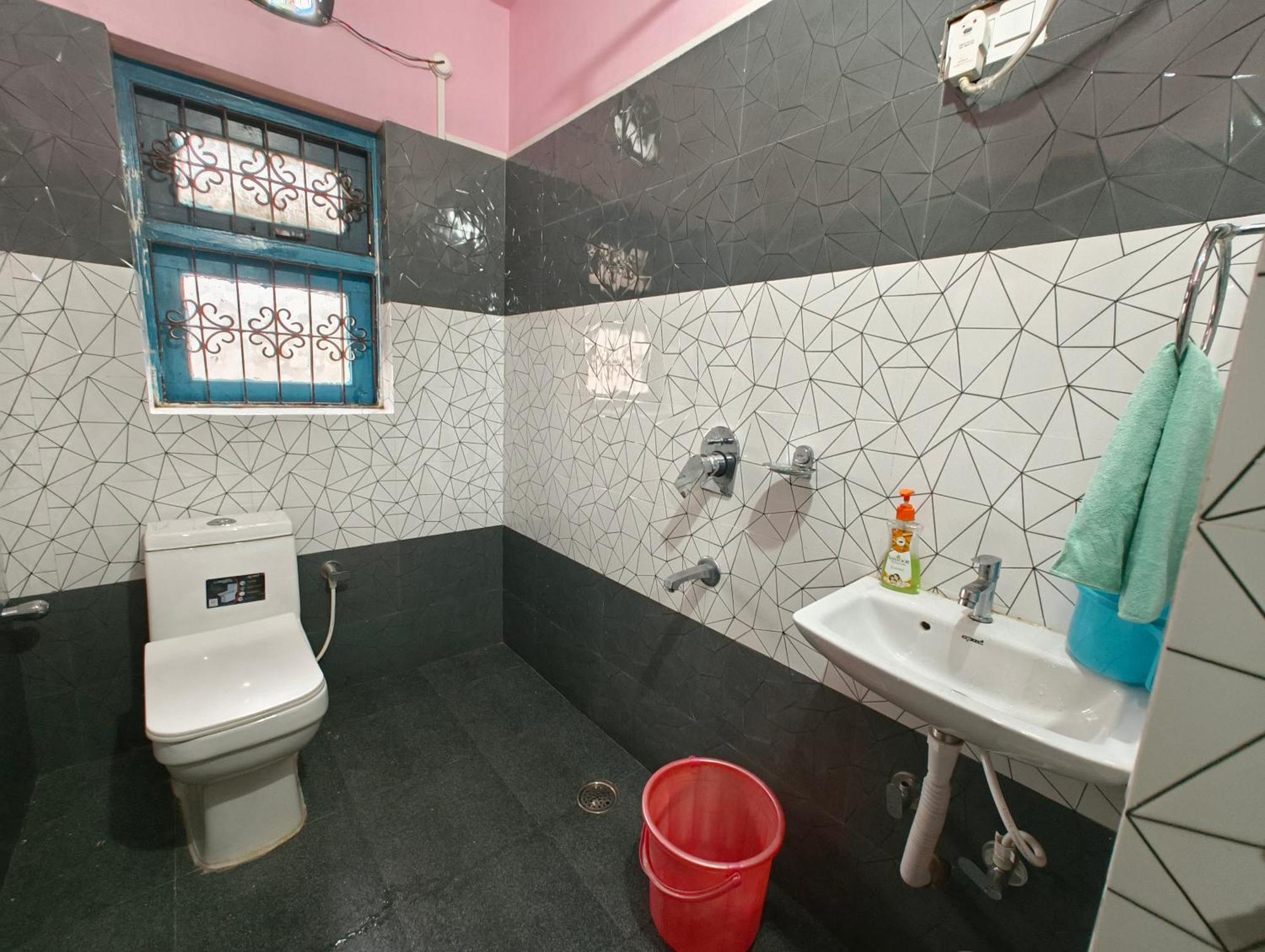 Anjali Homestay - 10 Mins From Airport Siliguri Ngoại thất bức ảnh